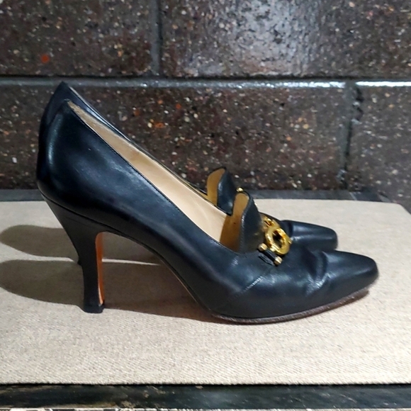 SALVATORE FERRAGAMO BLACK HEELS GOLD GANCINI HORSE BIT LEATHER OLD MONEY - Picture 9 of 12